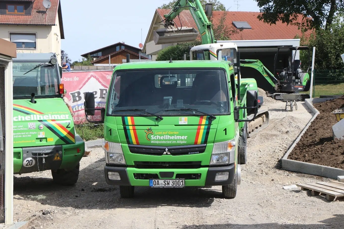 Schellheimer Garten- und Landschaftsbau GmbH transforma os sonhos de jardim dos seus clientes em realidade. Para tarefas de transporte, os profissionais de jardinagem e paisagismo confiam no Canter FUSO.